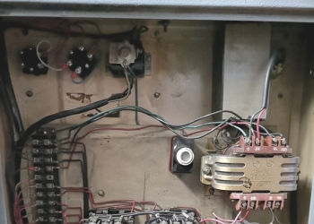 СТАНОК токарный ИЖ-250ИТВМ.01 из НИИ 2004г. с ЦАНГАМИ