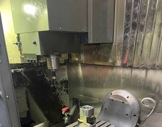 Haas UMC-750 5-ти осевой вертикально-фрезерный центр, б/у, 2016 г.в.