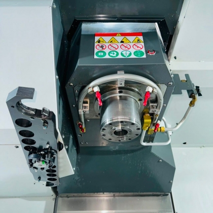 Фрезерный обрабатывающий центр с ЧПУ Haas VF-5/40