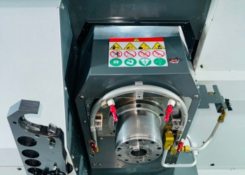 Фрезерный обрабатывающий центр с ЧПУ Haas VF-5/40