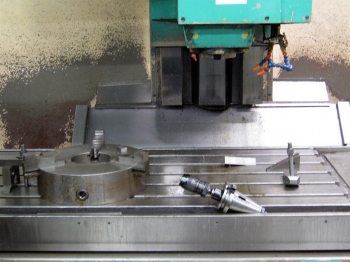 Фрезерный станок с ЧПУ Dahlih MCV 1500 CNC