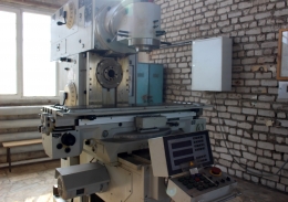 Консольно-фрезерный станок FU350MRApYGNC-03
