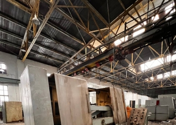 Универсальный резьбошлифовальный станок 5К822В