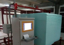 Станок sm2/2(Цена нового такого станка без пневмонатяжителя и пилесоса -756 000р) предназначен для плоского раскроя на листы или фигурного вырезания из пенопласта, поролона, различной жесткости и других аналогичных материалов (пеностекла, минплиты, минват