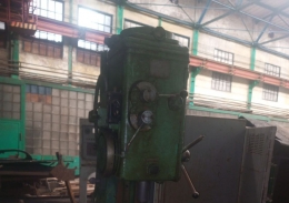 Вертикально-сверлильный универсальный станок 2Н118