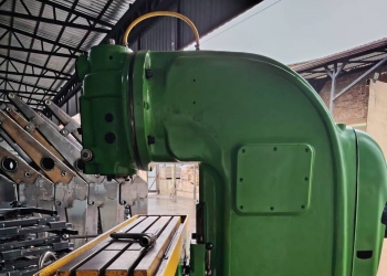 Вертикально-фрезерный, 6М13.