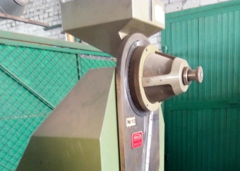 Одноколпачная машина для регулирования усилия прижима пружины в гнезде кнопок и клаймеров. HAS 58 (HAWAI – Италия)