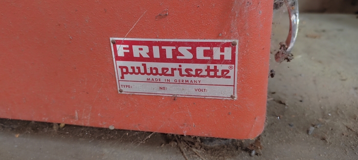 Планетарная шаровая мельница для керамики