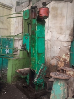 Вертикально-сверлильный станок 2А135