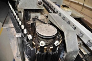 Прямолинейная автоматическая машина с числовым управлением B 75CNS для изготовления фацета