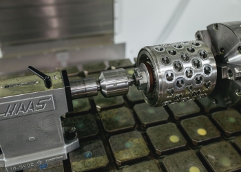 Вертикально-фрезерный обрабатывающий центр haas VM-3