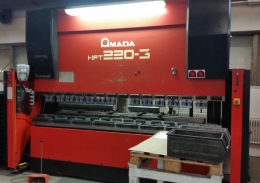 Гидравлический листогибочный пресс AMADA HFT 220-3