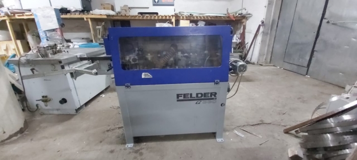Автоматический кромкооблицовочный станок Felder G330-1