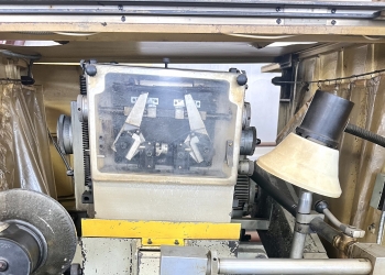 Станок резьбошлифовальный 5К822В