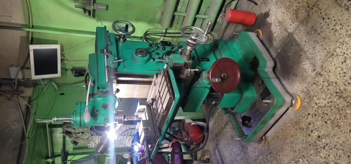 Фрезерный станок Komunaras 676