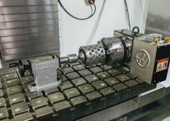 Вертикально-фрезерный обрабатывающий центр haas VM-3