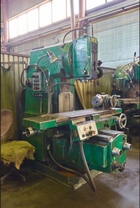 Вертикально-фрезерный станок 6Т12 (Инв. №0002)