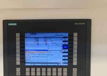 Вертикальный обрабатывающий центр с ЧПУ MAZAK VTC 800/30 SR