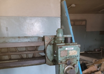 Вертикально-сверлильный станок 2Е52