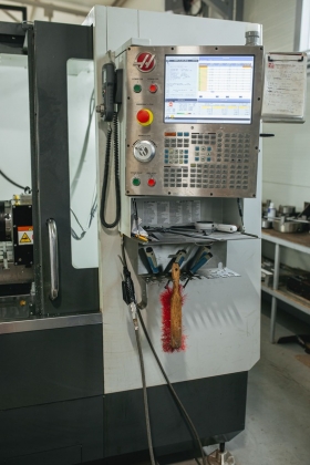 Вертикально-фрезерный обрабатывающий центр haas VM-3