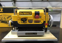Рейсмусовый станок DEWALT DW735