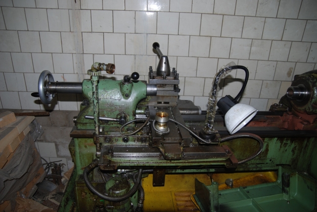 Станок токарно-винторезный  dlz 315/500