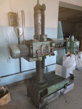 Вертикально-сверлильный станок 2Е52