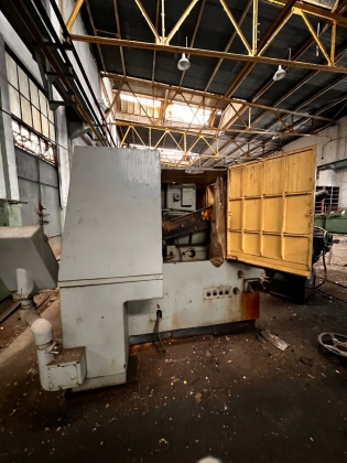 Универсальный резьбошлифовальный станок 5К822В