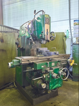 Вертикально-фрезерный станок 6Т12 (Инв. №0001)