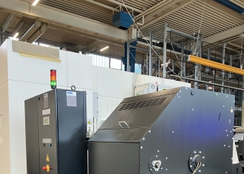 Вертикальный обрабатывающий центр с ЧПУ MAZAK VTC 800/30 SR