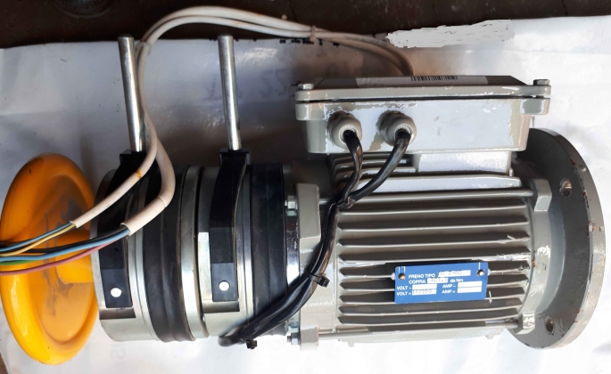 Асинхронный электродвигатель MCFA 90LSV,1,5kW 40004-SV-GR-DB с электромагнитным тормозом