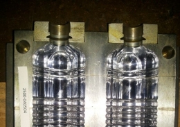 Выдувные пресс-формы на бутылку 0.5л масло в наличии