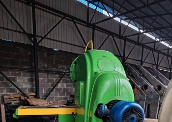 Вертикально-фрезерный, 6М13.