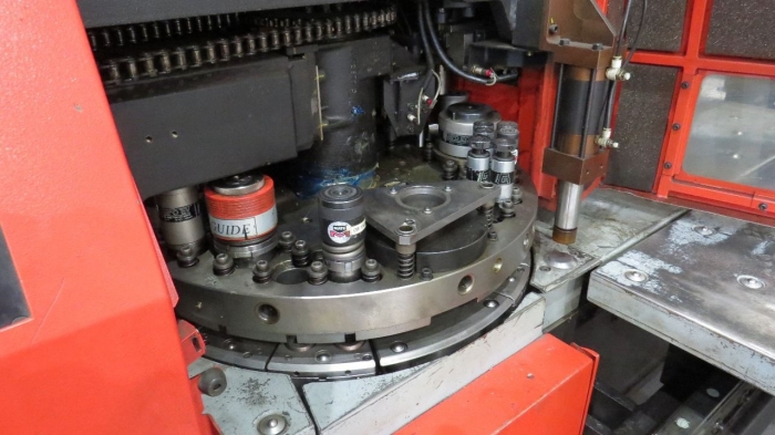 Револьверно-вырубной станок EUROPE 258 с ЧПУ