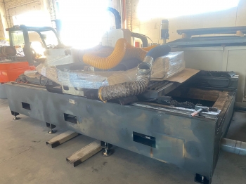 Оптоволоконный станок лазерной резки металла