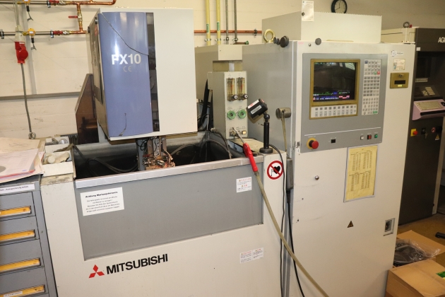 Электроэрозионный вырезной (проволочный) станок Mitsubishi FX 10