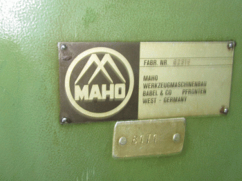 Широко-универсальный фрезерный станок с УЦИ MAHO 600 P
