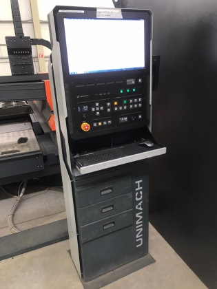 станок Unimach LaserCut Professional M2 волоконный лазерный