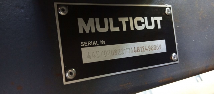 Фpезepно-гpавиpoвaльный стaнoк с ЧПУ МULТICUT 3000.