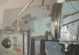 Вертикально-фрезерный станок 6Р12