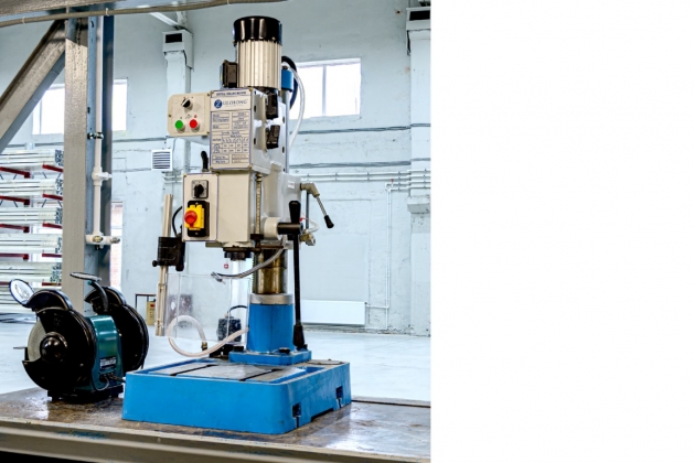 Вертикально-сверлильный станок Luzhong Z5025B