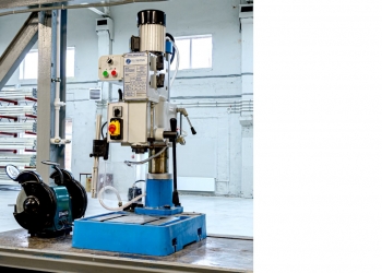 Вертикально-сверлильный станок Luzhong Z5025B