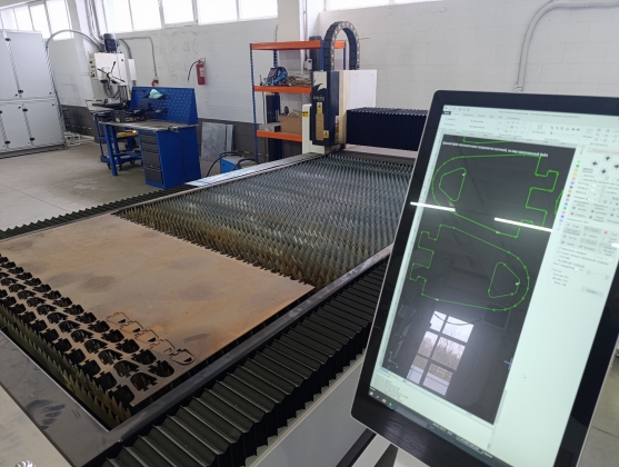 Установка лазерной резки GWEIKE LF3015CN 2000ВТ RAYCUS