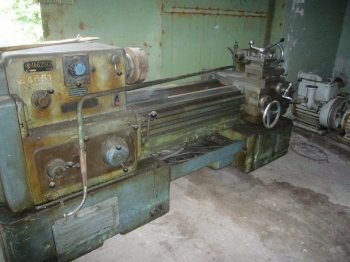 Продаю токарно-винторезный станок 1А625СП
