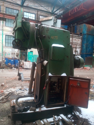 Вертикально-фрезерный консольный станок ВМ127М