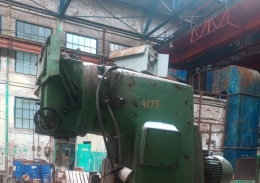 Вертикально-фрезерный консольный станок ВМ127М