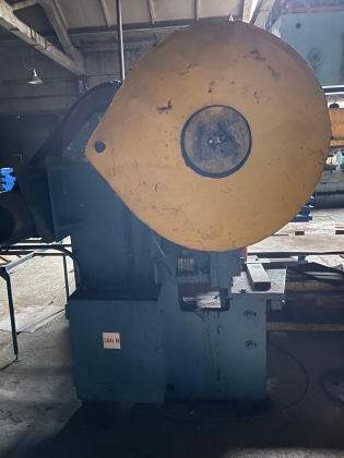 Гильотинные ножницы механические НГ-16