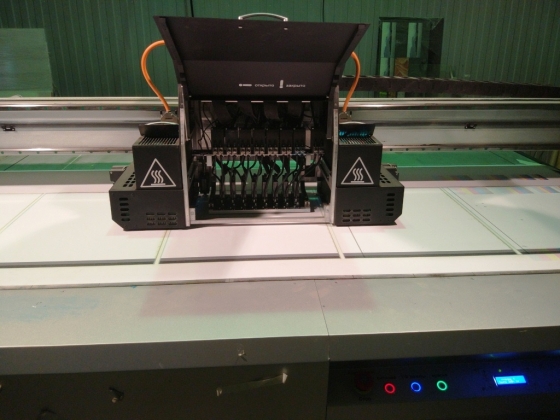 Почти новый уф принтер bigprinter UV2031iSM8
