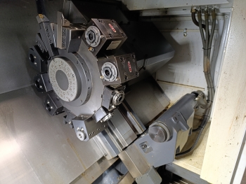 Токaрнo-фрeзeрный станок SMEC SL2000AM с устройством подачи прутка Fedek DH65L-S2