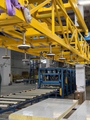 Линия по производству сэндвич-панелей ЛП 12М